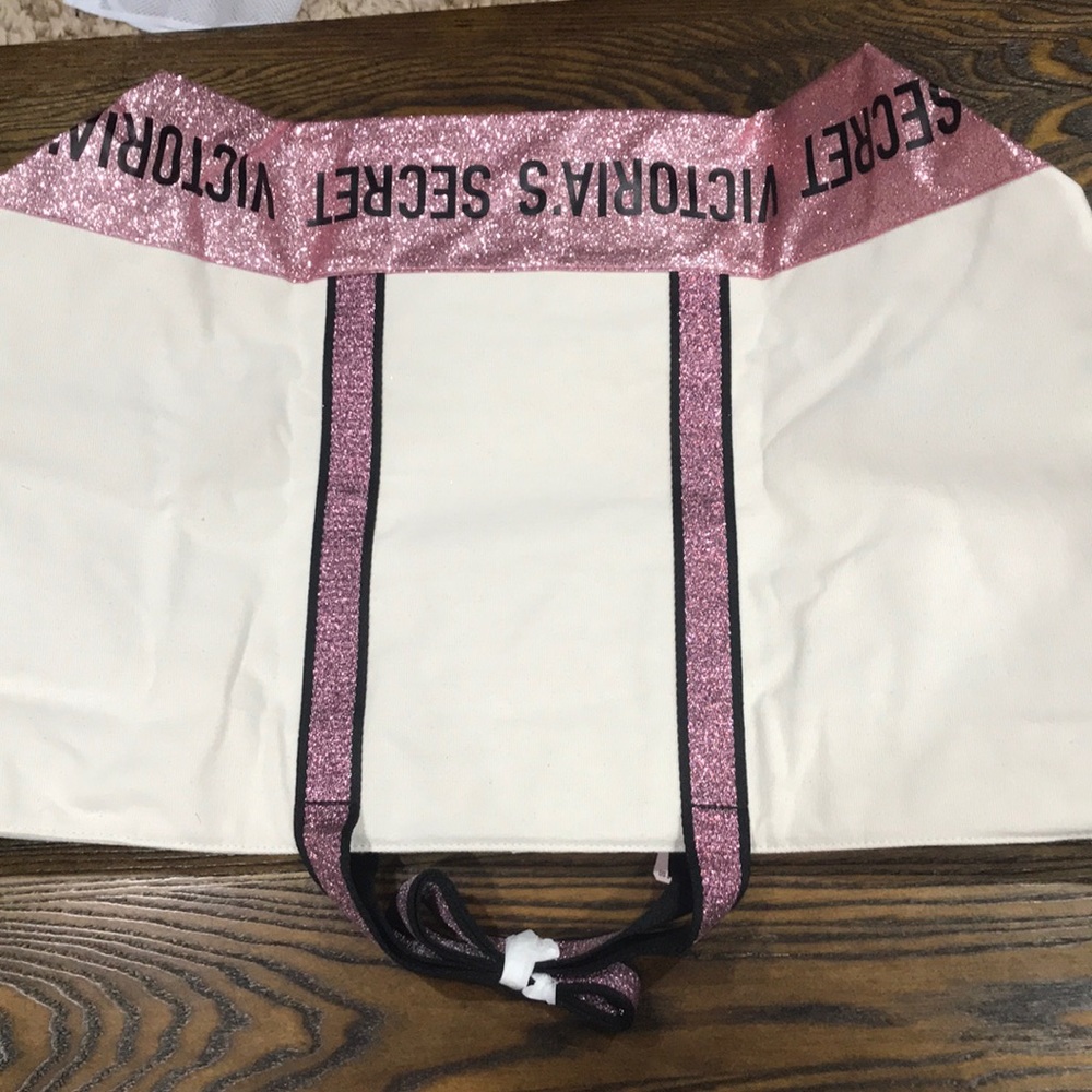 VS Weekender - Picture 3 of 3